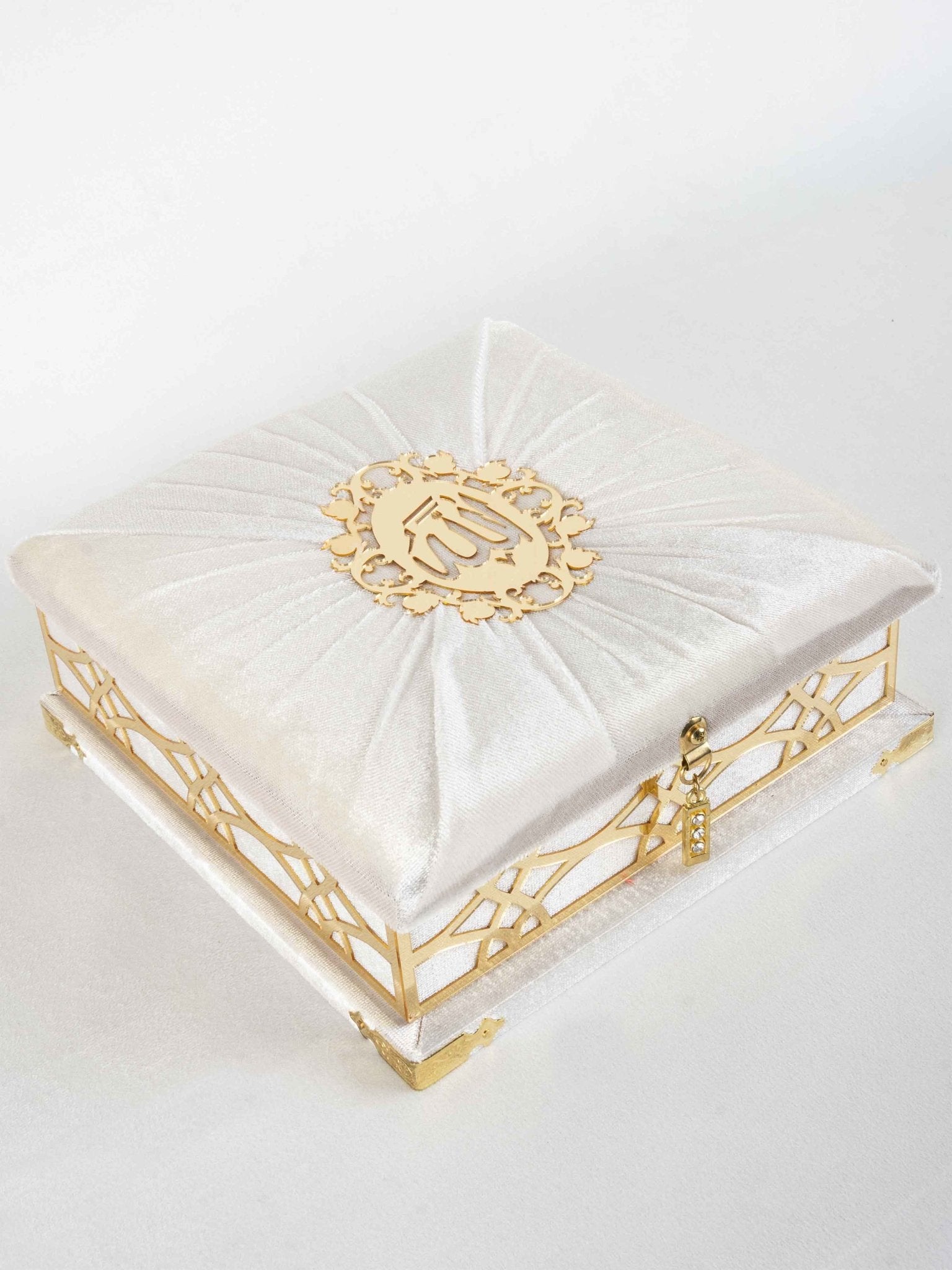 Holy Quran in Keepsake Velvet Gift Case - Red #429